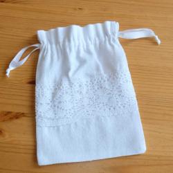 Geschenksäckchen weiss mit Häkelkante 15 x 20
