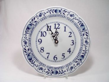 Wanduhr Triptis Zwiebelmuster Porzellan