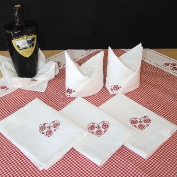 Servietten 6er Pack. 40 X 40  mit Herz rot