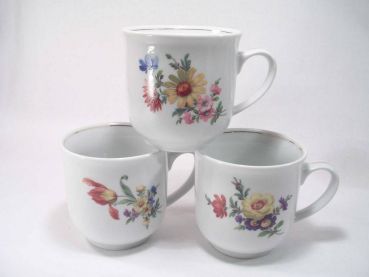 Becher mit Henkel Triptis Porzellan Blumenbukett